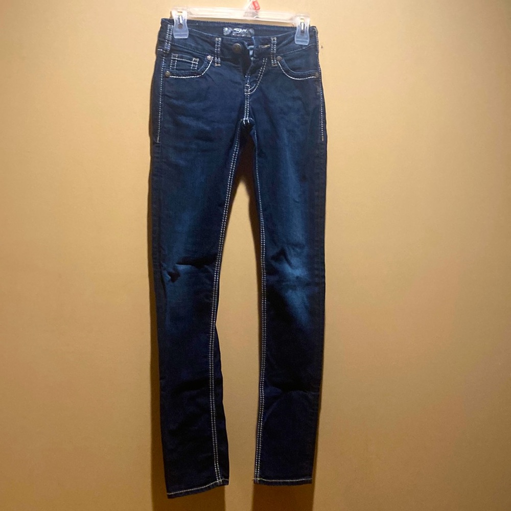 Silver Jeans - Berkley 24 x 32.